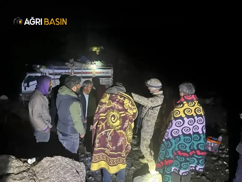 Ağrı’da yaylada mahsur kalan 40 kişi kurtarıldı
