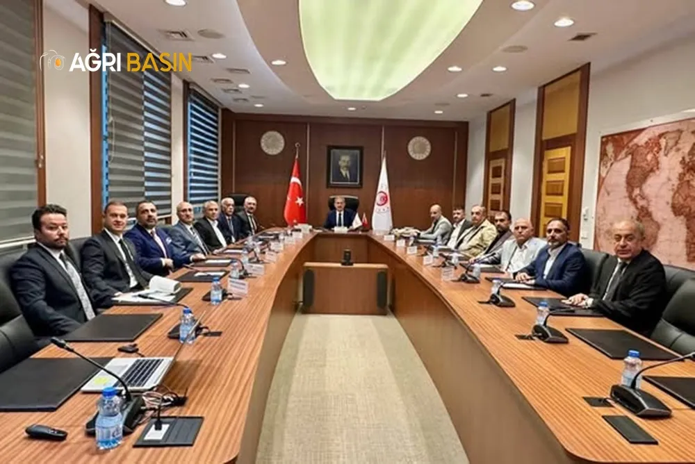 Ağrı esnafının talepleri Bakan Yardımcısı Gürcan’a iletildi