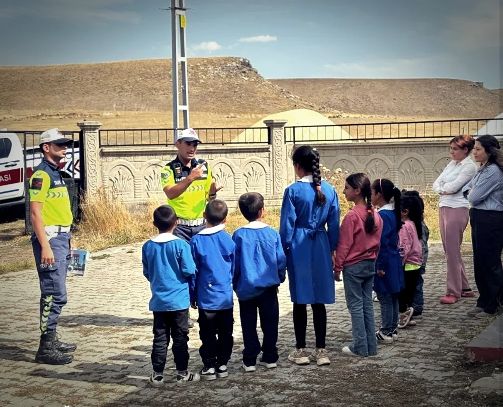 Diyadin’de Öğrencilere Trafik Güvenliği Eğitimi