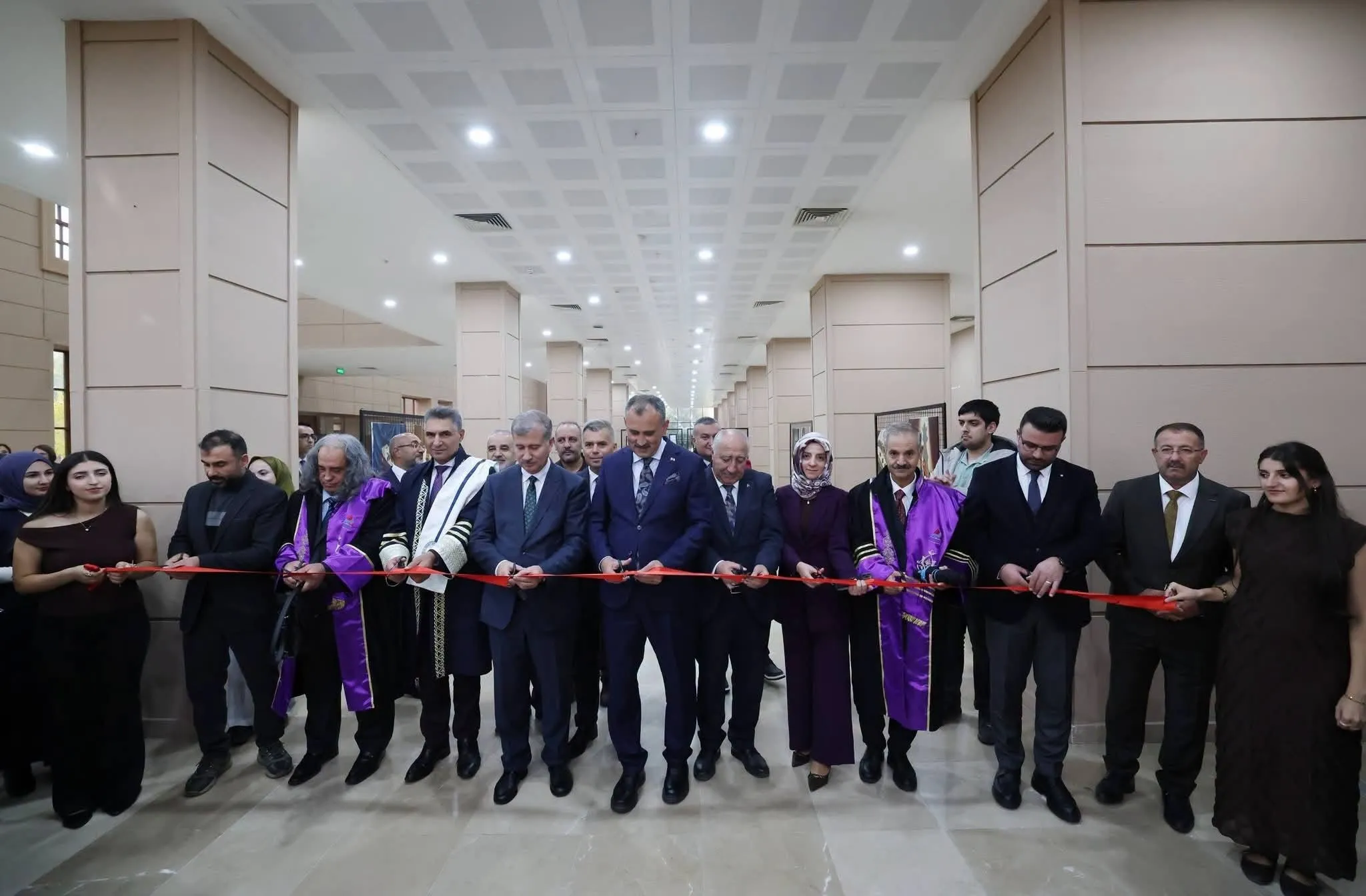 AİÇÜ’de 27 Eserlik “Ayak İzler” Resim Sergisi Açıldı