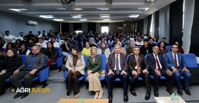 AİÇÜ Rektörü Gülçin’den gençlere teknoloji uyarısı