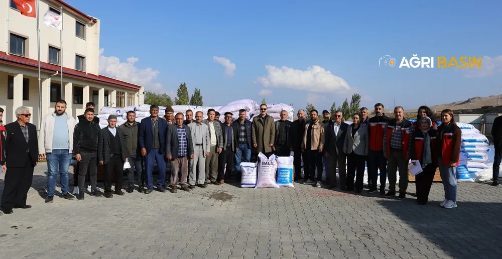 Doğubayazıt’ta Çiftçilere 20 Ton Buğday Tohumu Desteği