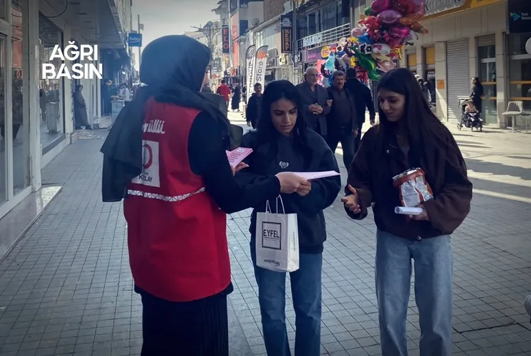 Ağrı’da Kızılay Gönüllülerinden Meme Kanserine Karşı Farkındalık