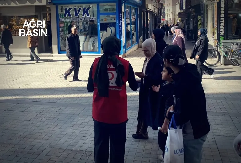 Ağrı’da Kızılay Gönüllülerinden Meme Kanserine Karşı Farkındalık