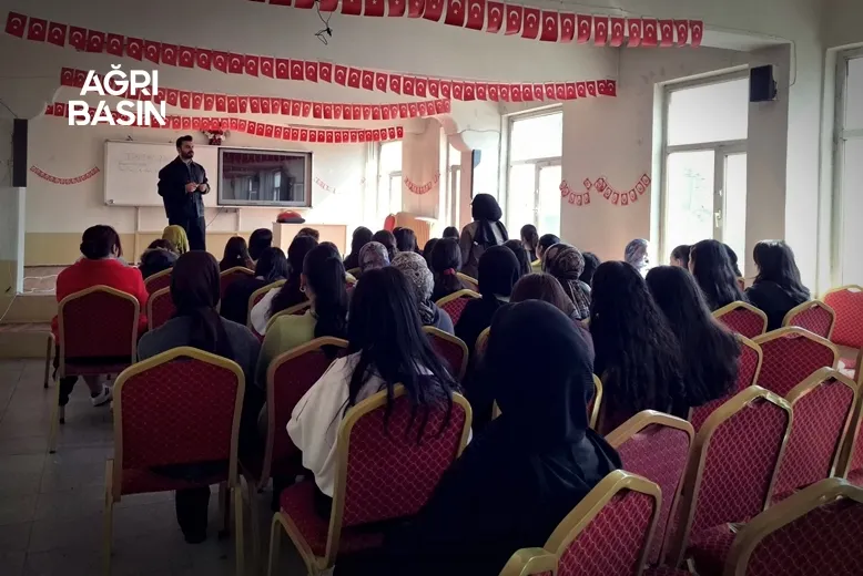 Ağrı’da Liseliler TÜBİTAK Projeleri İçin Eğitime Alındı