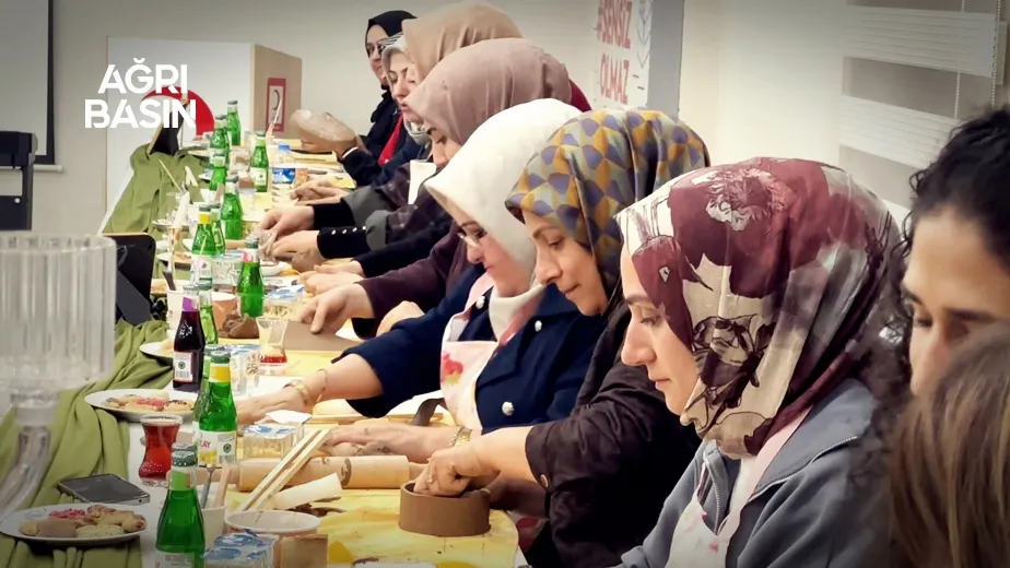 Ağrı Kızılay Kadın’dan Kil atölyesinden aşevlerine destek