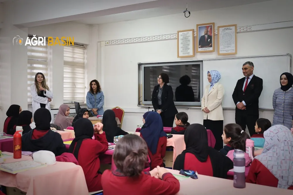 Ağrı’da Betül Bozkurt’tan Kız Hafızlık Sınıfına Ziyaret