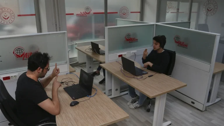 AİLEM Engelsiz İletişim Merkezi 335 Bin Çağrıyı Yanıtladı