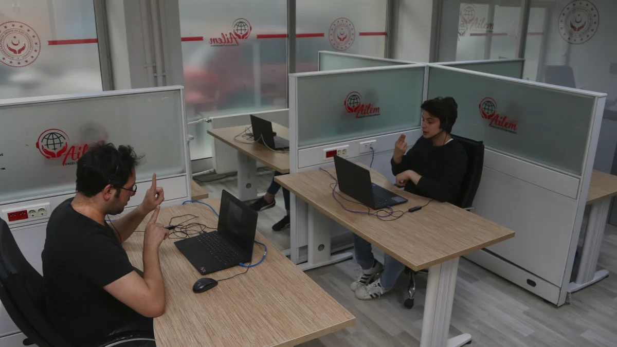 AİLEM Engelsiz İletişim Merkezi 335 Bin Çağrıyı Yanıtladı
