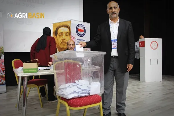 Eğitim-Bir-Sen Ağrı’da Süleyman Gümüşer Güven Tazeledi