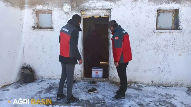 Sadakataşı Derneği Ağrı'da ihtiyaç sahibi 1400 aileye gıda kolisi dağıttı