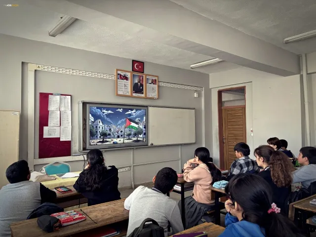 Ağrı'da Okullardan Gazze Mesajı