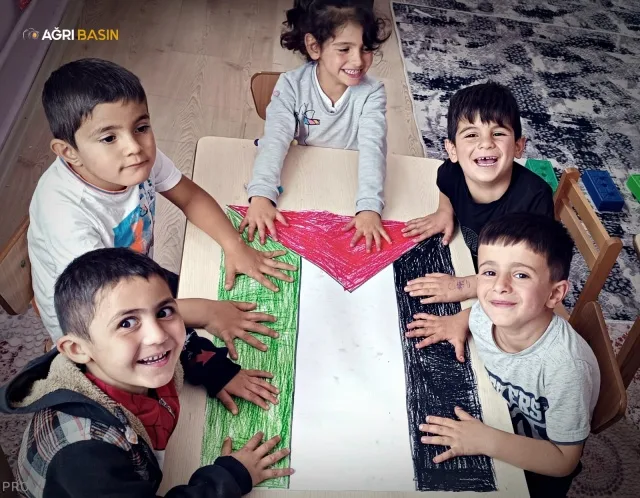 Ağrı'da Okullardan Gazze Mesajı