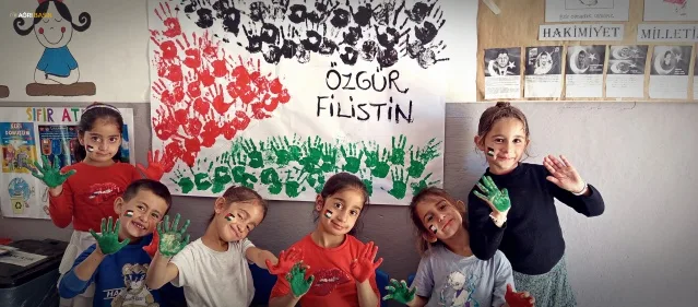 Ağrı'da Okullardan Gazze Mesajı