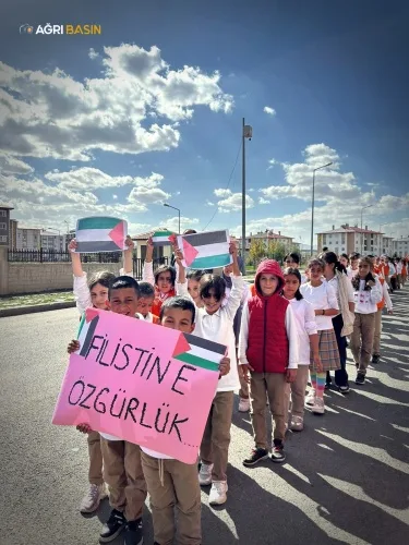 Ağrı'da Okullardan Gazze Mesajı