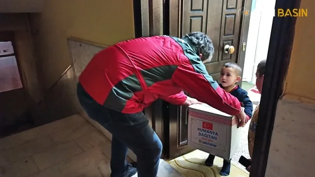 Sadakataşı Derneği Ağrı'da 5000 aileye yardım ulaştırdı