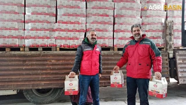 Sadakataşı Derneği Ağrı'da 5000 aileye yardım ulaştırdı