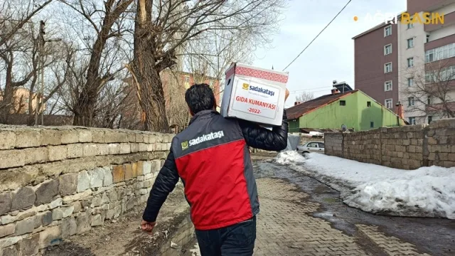 Sadakataşı Derneği Ağrı'da 5000 aileye yardım ulaştırdı