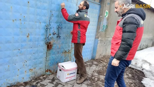 Sadakataşı Derneği Ağrı'da 5000 aileye yardım ulaştırdı