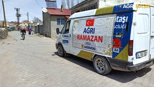 Sadakataşı Derneği Ağrı'da 5000 aileye yardım ulaştırdı