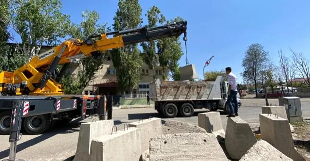 Diyadin Kaymakamı BALCI’nın Talimatıyla Güvenlik Duvarları Kaldırıldı!