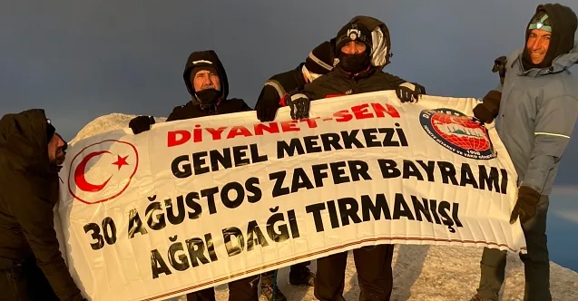Diyanet-Sen Ağrı Dağı Zirvesine de Damgasını Vurgu