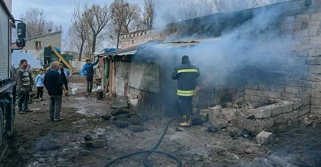 Ağrı’da Kömürlükte Çıkan Yangın Paniğe Neden Oldu