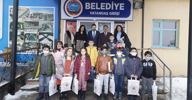 Ağrı İbrahim Çeçen İlkokulu Öğrencilerinden Başkan Sayan’a Ziyaret