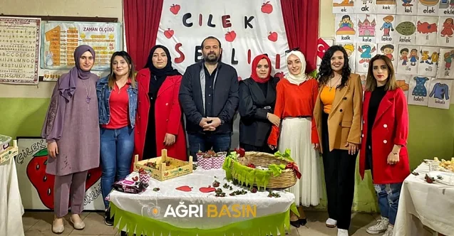 Ağrı’da köy çocukları çilek şenliğinde eğlendi