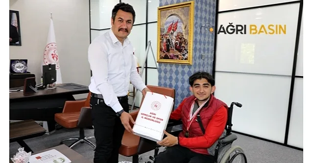 Ağrılı Yüzücü Süleyman Emin Erim, Türkiye Şampiyonu Oldu