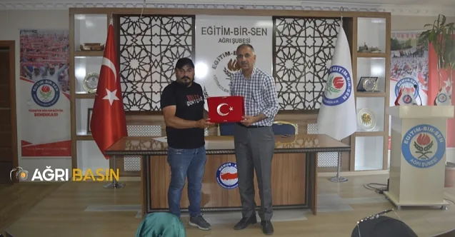 Usta Öğretici ve Sanatkarlar Dernekleşip EĞİTİMBİRSEN’E üye oldular