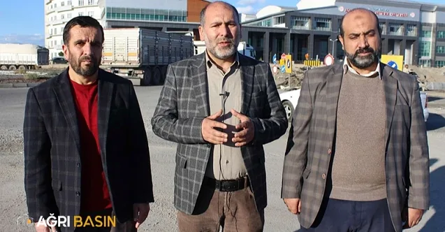 Ağrı HÜDA PAR’dan Bitmeyen yol çalışması için yetkililere çağrı