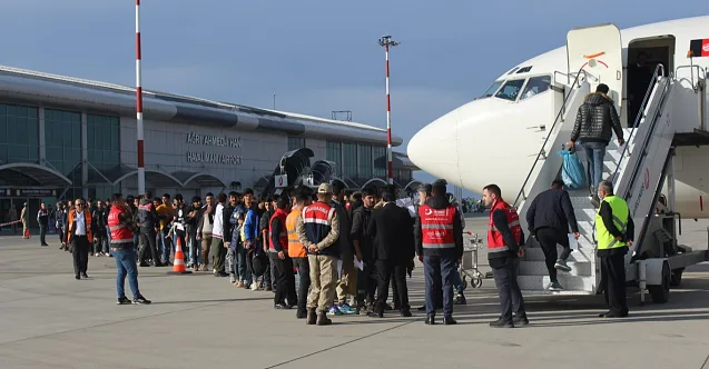 Ağrı’da Afgan Uyruklu 163 Kişi Ülkelerine Geri Gönderildi