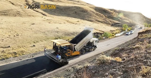 Ağrı İl Özel İdaresi tarafından 2022 Yılında 156 Kilometrelik Köy Yolu Asfaltlandı.