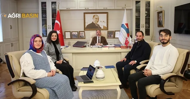 Rektör Prof. Dr. KARABULUT Kalite Kulübü Üyelerini Misafir Etti
