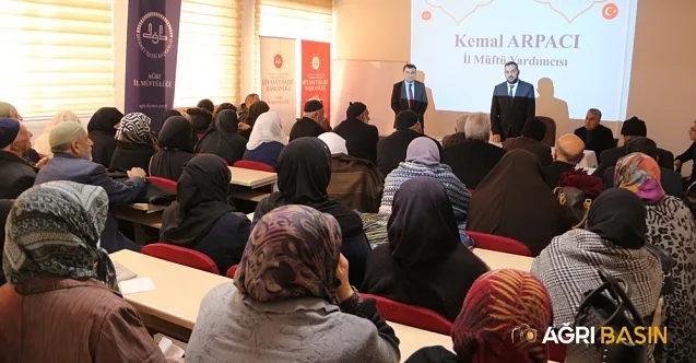 Ağrı Müftülüğünden Umreye Gidecek Vatandaşlara Seminer