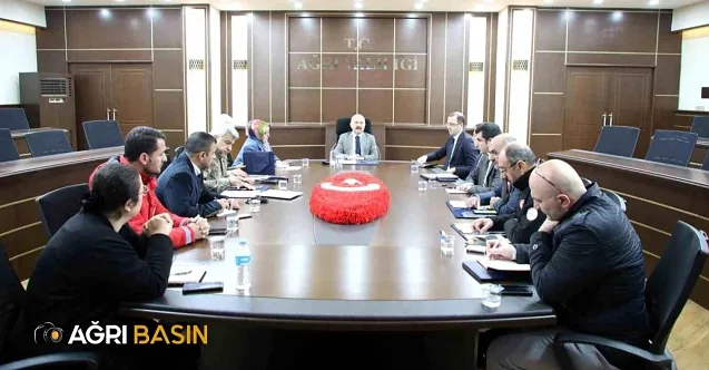 Ağrı’da deprem bölgesi için yardım ekipleri yola çıktı