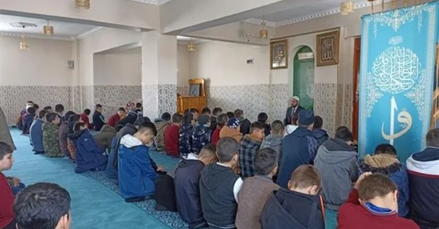 Küçük Hafızlardan Depremde Vefat Edenler İçin Dua