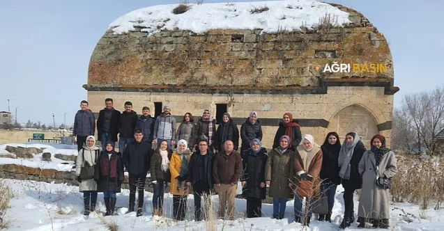Hamur’da aday öğretmenlere seminer