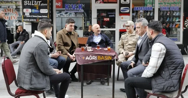 Ağrı Valisi Ayağının tozuyla Esnaf ve Vatandaşlarla Bayramlaştı