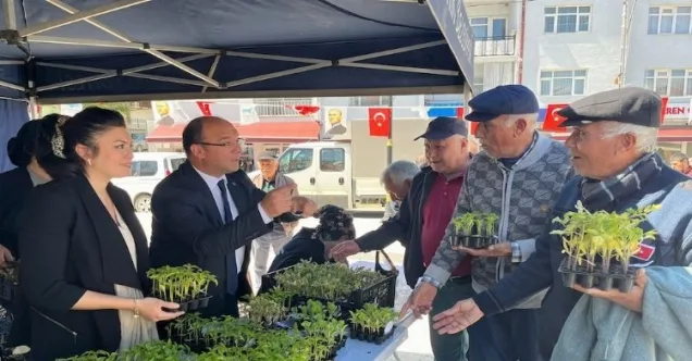 Eskişehir’de Ücretsiz fideye akın ettiler