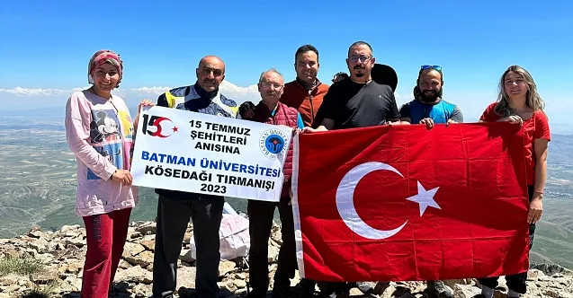 Batman Üniversitesi, 15 Temmuz’da Kösedağ’a Tırmandı