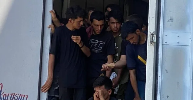Ağrı’dan İstanbul’a Giden Kamyonda 50 Göçmen Yakalandı