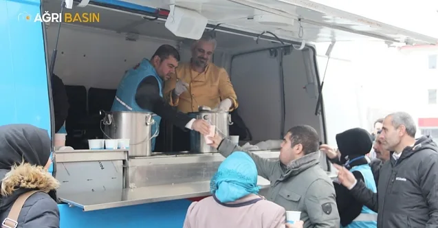 Ağrı İl Müftülüğü ve TDV Ağrı Şubesinden vatandaşa çorba ikramı