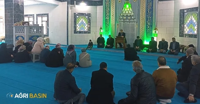 Ağrı Müftülüğü Umreye Gidecek Vatandaşlara seminer verdi