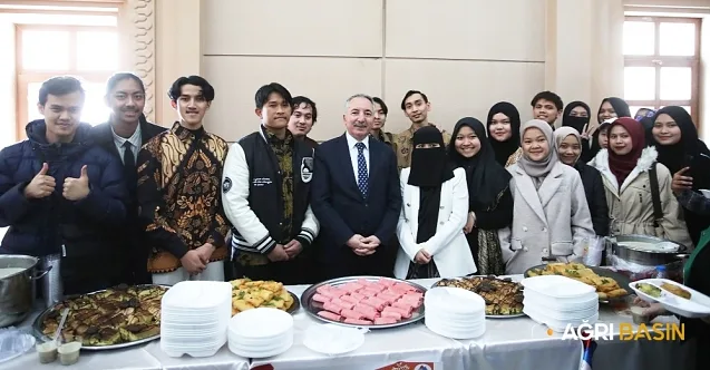 AİÇÜ Rektörü Prof. Dr. KARABULUT Uluslararası Öğrenciler ile Buluştu