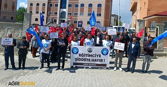Ağrı’da Türk Eğitim-Sen Üyeleri Şiddeti Protesto Etti