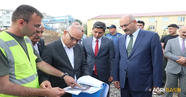 Ağrı Valisi Mustafa Koç, Hamur’daki Hizmet Binalarını İnceledi