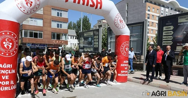 İshak Paşa Sarayı’nda Dağ Koşusu Şampiyonası Düzenlendi