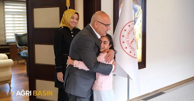 Ağrılı Zeynep Ela’nın “Vali Olma” hayali gerçek oldu